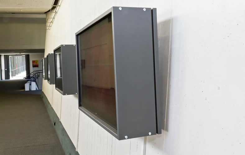 Monitor Brandschutzgehäuse mit zusätzlicher Rückwand